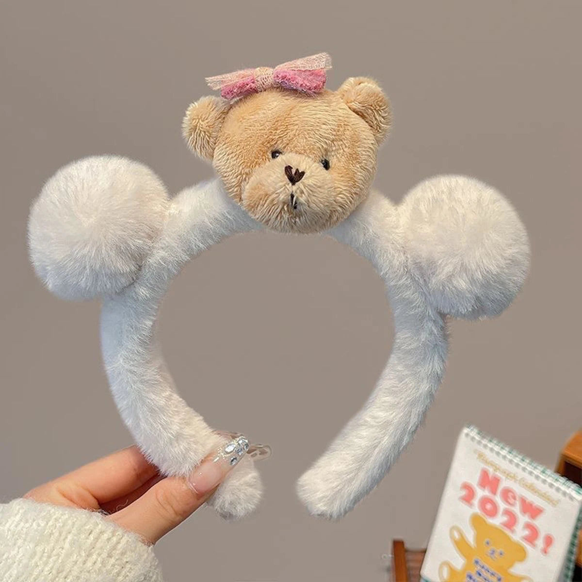 Kawaii Cartoon Bear Bow Plush Hairband 🐻🎀 - Adorable Non-Slip Women's Headgear for Every Season!