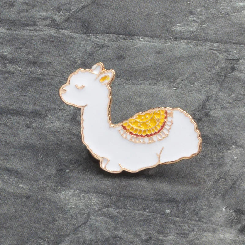 Adorable Alpaca Kawaii Enamel Pin 🦙✨ Cute Animal Brooch for Women - Perfect Gift! 🎁