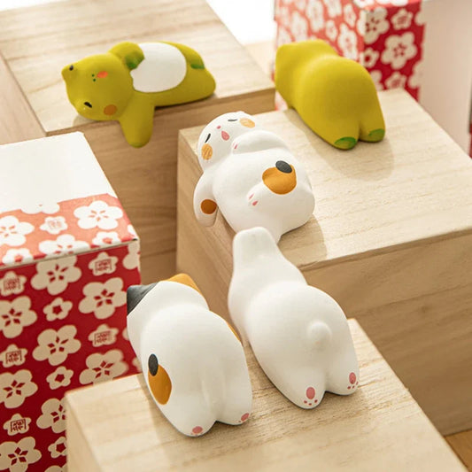 Kawaii Desktop Delight: Adorable Cat, Rabbit & Frog Ornaments for Good Luck 🌟🐾✨