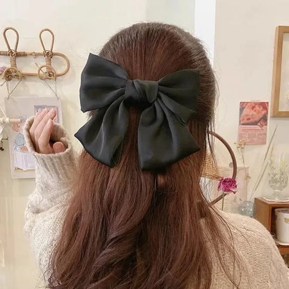 Kawaii Chic Bow Hairpin 🎀 | Adorable Black & White Ribbon Clips for Trendy Women 👩‍🎤 | Cute Hair Accessories 💖