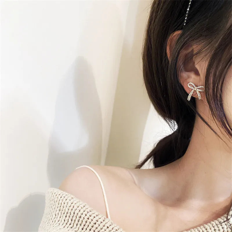 Kawaii Crystal Bowknot Stud Earrings 🌟✨ Cute Golden Fashion Jewelry Gift for Women 🎀💕