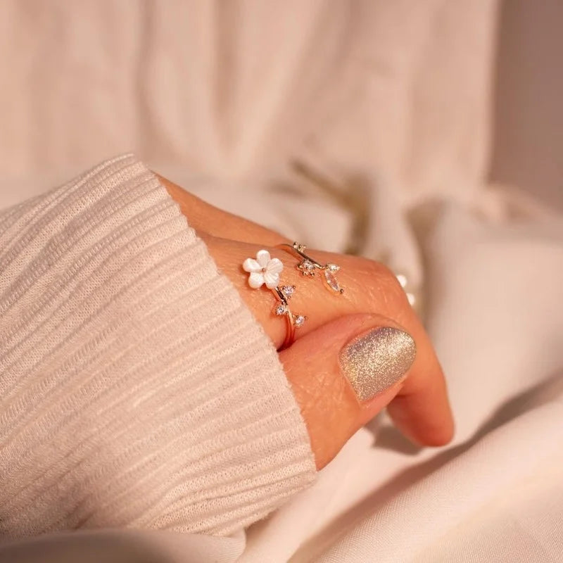 Sparkling Zirconia Flower Ring Open End For Women Jewelry Gift ✨🌸