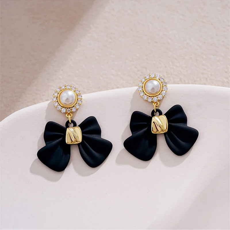 🌸 Adorable Pearl Bow Dangle Earrings 🎀 - Playful Vintage Charm for Fashionistas! 💖 Ideal for Celebrations & Sweet Surprises! 🎊 - Pixie Quill