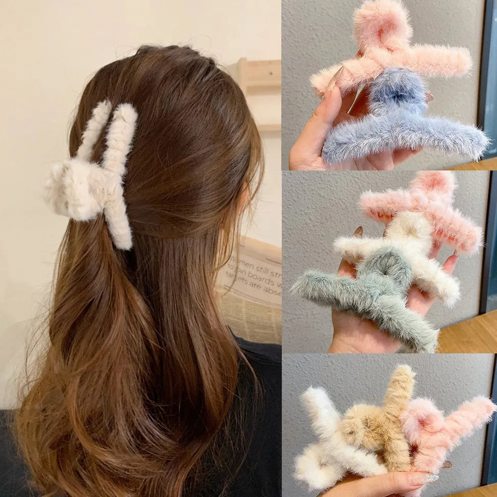 Kawaii Fluffy Crab Hair Claw Clips 🦀✨ Cute Faux Fur Ponytail Holders for Women & Girls - Adorable Winter Hair Accessories! ❄️💖