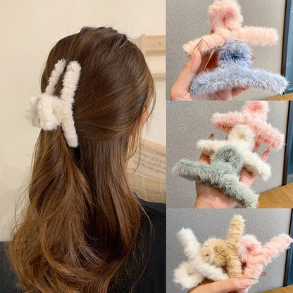 Kawaii Fluffy Crab Hair Claw Clips 🦀✨ Cute Faux Fur Ponytail Holders for Women & Girls - Adorable Winter Hair Accessories! ❄️💖
