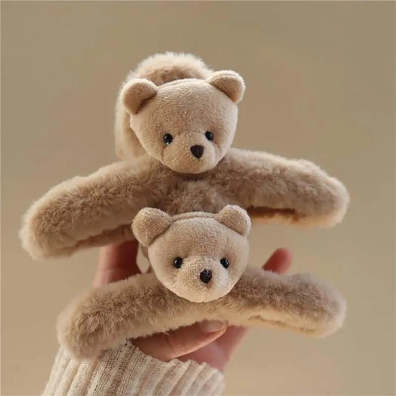 Bear Buddy Plush Hair Claw 🐻💕 - Chic Clip for Fabulous Styles 🎀✨ - Pixie Quill