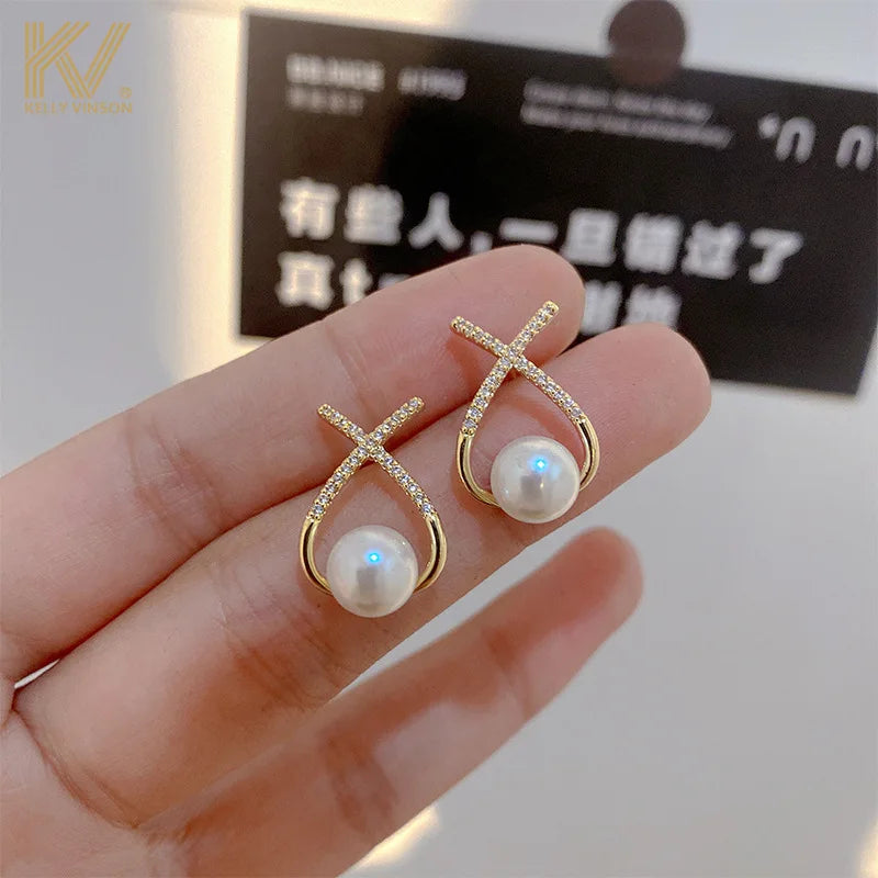 Kawaii Crystal Bowknot Stud Earrings 🌟✨ Cute Golden Fashion Jewelry Gift for Women 🎀💕