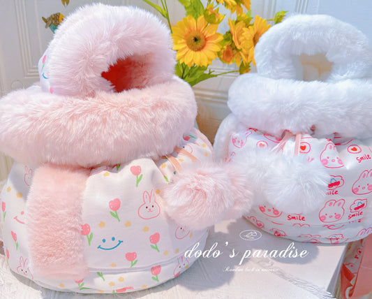 Kawaii Cozy Pet Carrier 🐾✨ | Winter Fur Collar Backpack for Cats & Puppies 🐶❄️