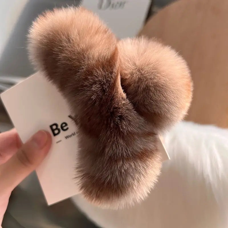 Kawaii Plush Rex Rabbit Fur Hair Claw 🐰✨ - Adorable Elegant Hair Accessory for Women!