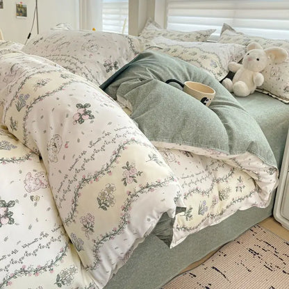 Kawaii Kids' Bedding Set 🛏️✨ | Cozy Duvet Cover & Pillowcase Collection for Playful Dreams 🌈💖
