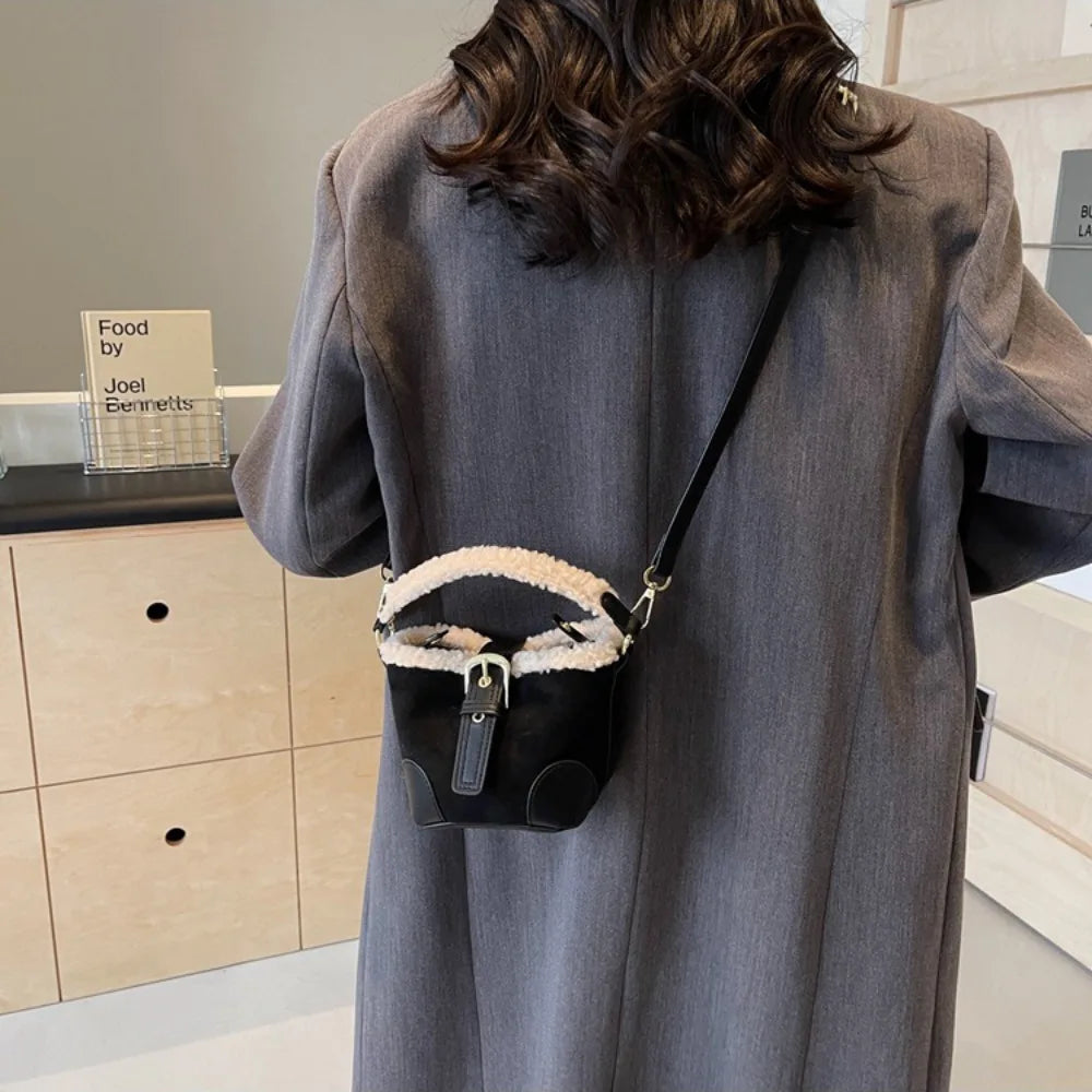 Kawaii Lamb Wool Bucket Bag 🐑✨ | Vintage Plush Crossbody Bag for Women 🎒💖