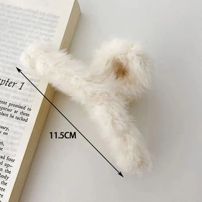 Kawaii Fluffy Crab Hair Claw Clips 🦀✨ Cute Faux Fur Ponytail Holders for Women & Girls - Adorable Winter Hair Accessories! ❄️💖