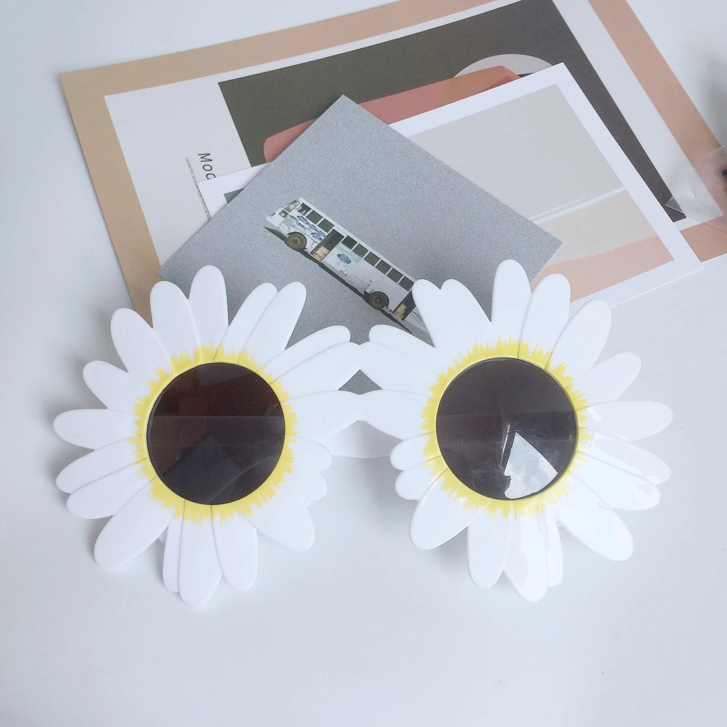 Kawaii Sunflower Sunglasses 🌼✨ | Adorable Daisy-Shaped Eyewear for Fun Parties & Photos 📸💖
