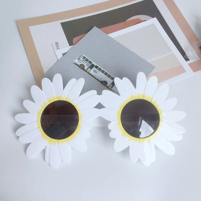 Kawaii Sunflower Sunglasses 🌼✨ | Adorable Daisy-Shaped Eyewear for Fun Parties & Photos 📸💖