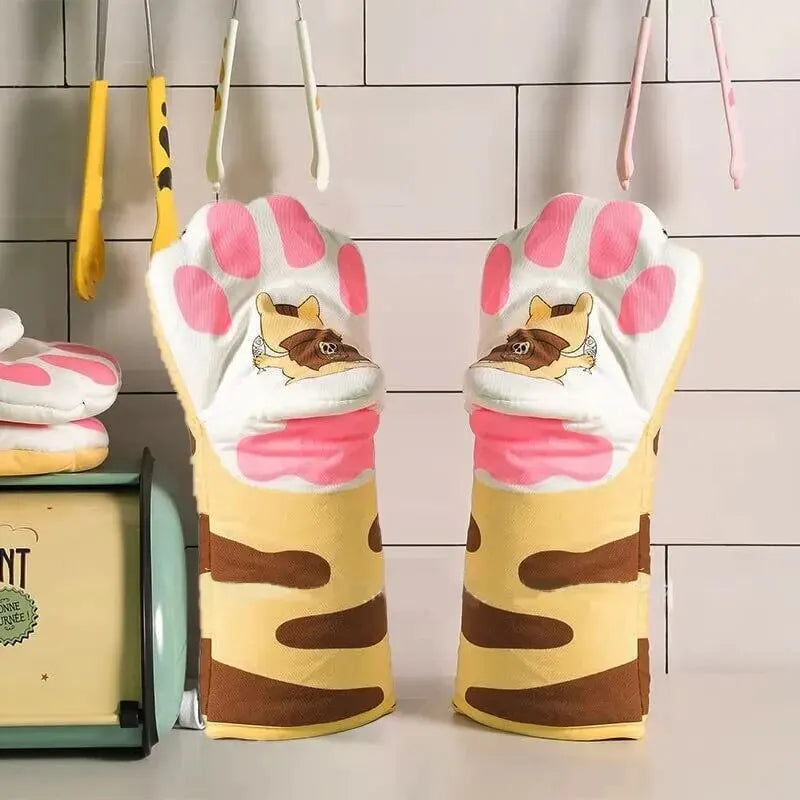 Cute Cat Paws Microwave Gloves 🐾✨ Heat-Resistant & Non-Slip Kitchen Companion!