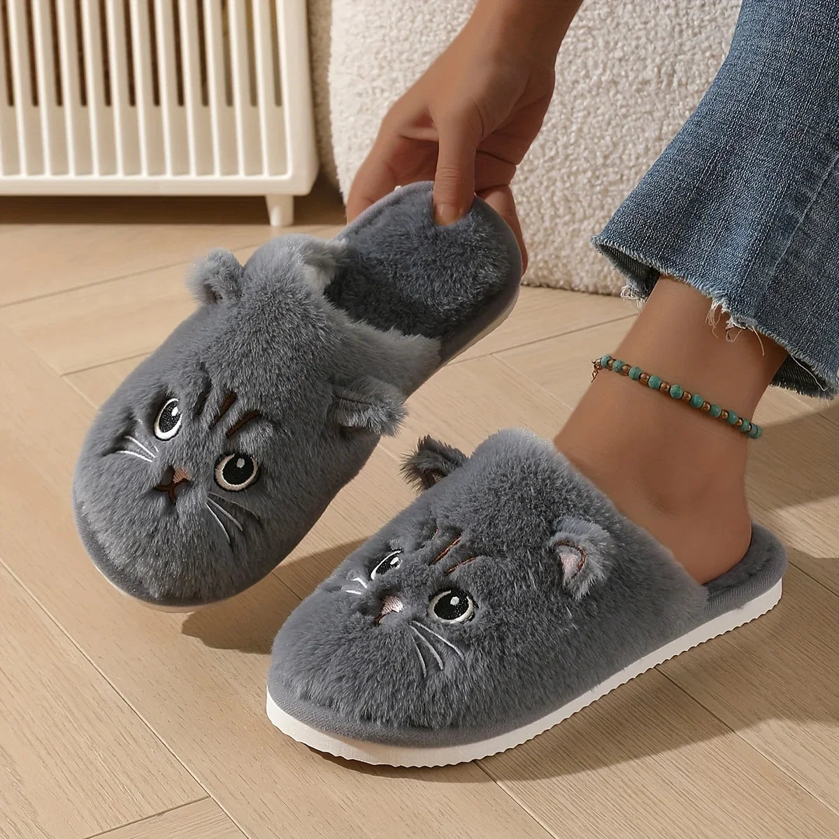 Womens Plush Cat Slippers Cozy Indoor House Shoes Non Slip EVA Sole 🐾😺