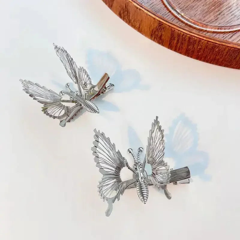 Kawaii Butterfly Hairpin 🌸✨ Vintage Tassel Clip for Adorable Style 🦋