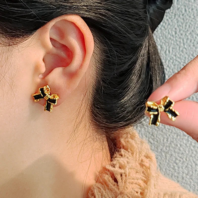 🌸 Adorable Pearl Bow Dangle Earrings 🎀 - Playful Vintage Charm for Fashionistas! 💖 Ideal for Celebrations & Sweet Surprises! 🎊 - Pixie Quill
