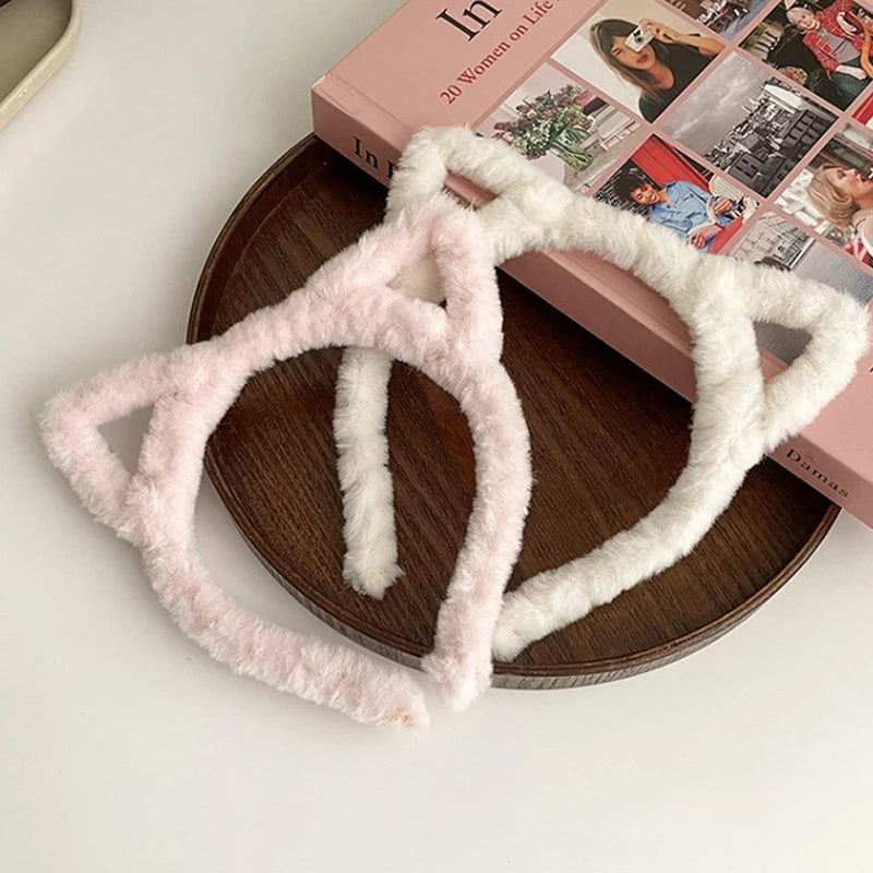 Kawaii Cat Ears Headband 🐾✨ Cozy Velvet Hair Hoop for Women 🌸 Perfect for Autumn & Winter!