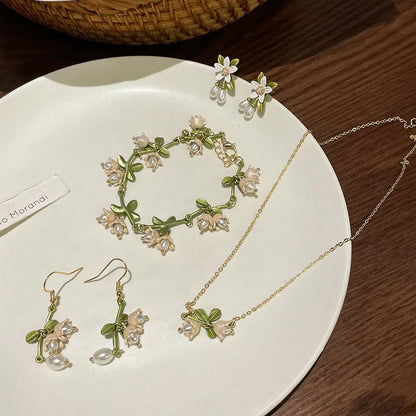 Kawaii Enamel Bell Orchid Pearl Choker 🌸✨ – Cute Floral Pendant Necklace for Women | Perfect Gift for Special Occasions!