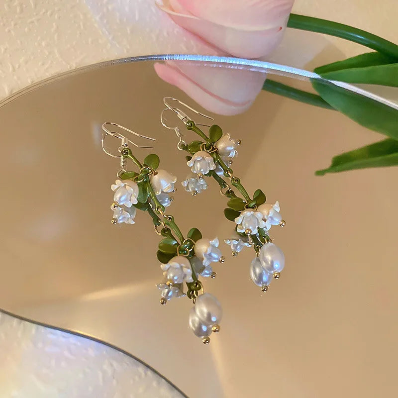 Kawaii Enamel Bell Orchid Pearl Choker 🌸✨ – Cute Floral Pendant Necklace for Women | Perfect Gift for Special Occasions!