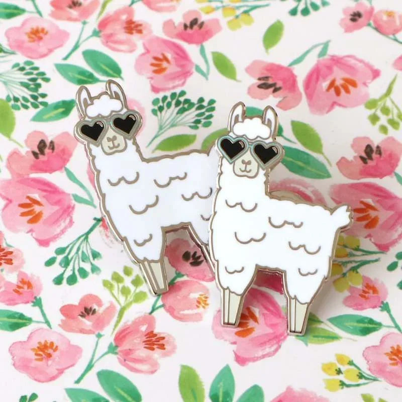 Kawaii Llama Love Enamel Pin 🎉✨ - Perfect Gift for Animal Lovers! 🦙💖