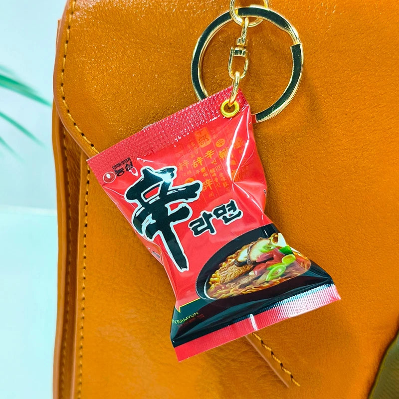 Kawaii Ramen Keychain 🍜✨ - Adorable Turkey Noodles Snack Bag Charm for Christmas Gifts & Fun Decor! 🎄🎁