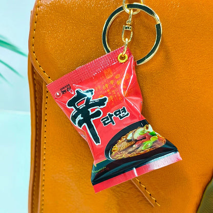 Kawaii Ramen Keychain 🍜✨ - Adorable Turkey Noodles Snack Bag Charm for Christmas Gifts & Fun Decor! 🎄🎁